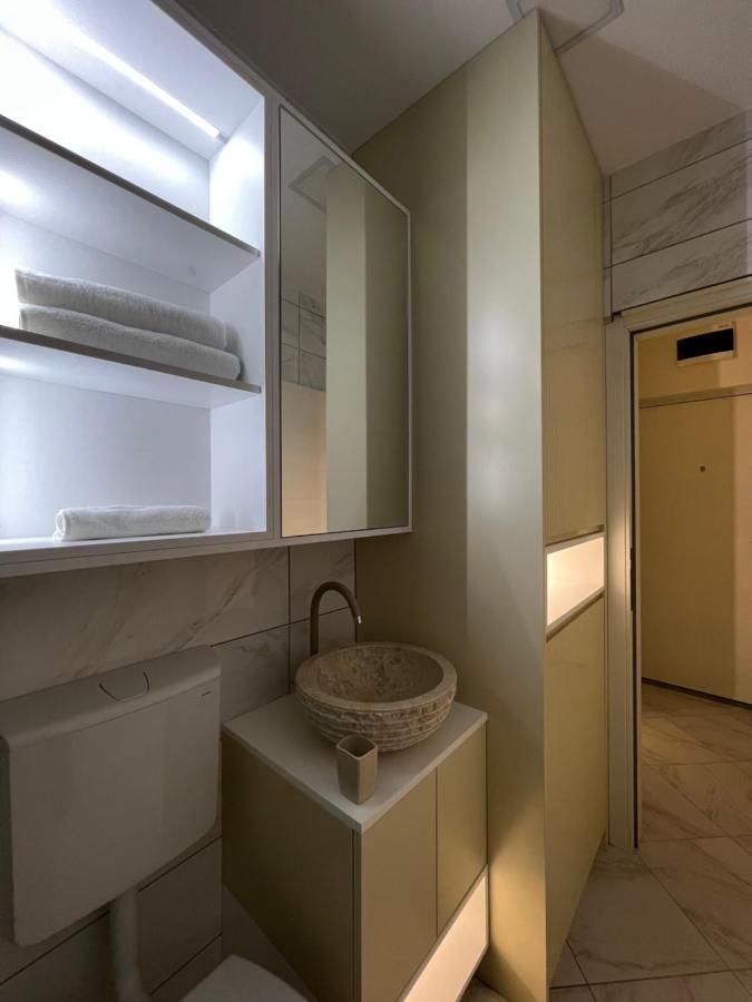 דירות Nikšić Center Deluxe Studio מראה חיצוני תמונה