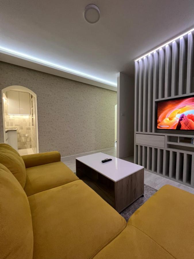 דירות Nikšić Center Deluxe Studio מראה חיצוני תמונה