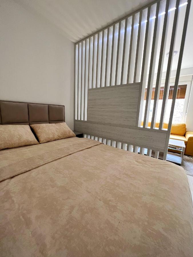 דירות Nikšić Center Deluxe Studio מראה חיצוני תמונה